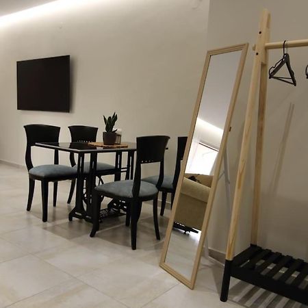 Eclectic Apartment Near Downtown Heraklion  Exterior photo