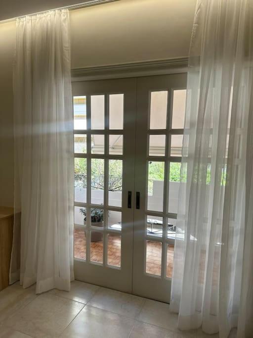 Eclectic Apartment Near Downtown Heraklion  Exterior photo