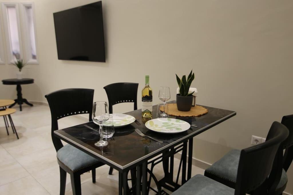 Eclectic Apartment Near Downtown Heraklion  Exterior photo