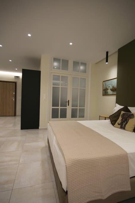 Eclectic Apartment Near Downtown Heraklion  Exterior photo