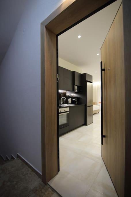 Eclectic Apartment Near Downtown Heraklion  Exterior photo